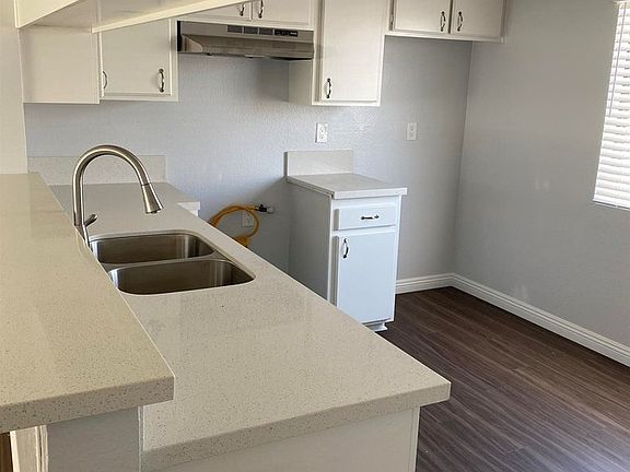 4th image of 4856 W 117th St APT 10