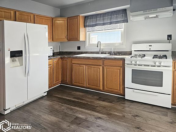 5th image of 107 Lynwood Ave