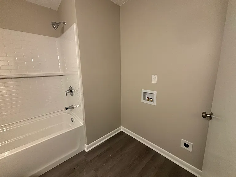 9 Adams Cir #A — Photo 19