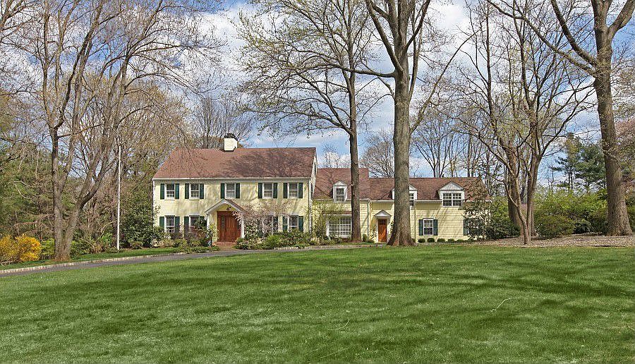 1st image of 8 Somerset Dr