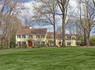 8 Somerset Dr, Rumson, NJ 07760