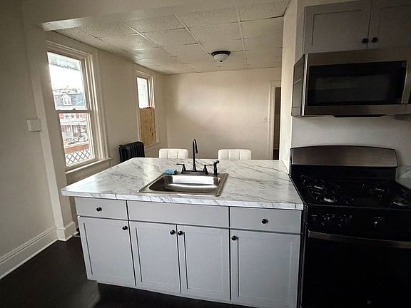 3rd image of 758 W King St Unit 2