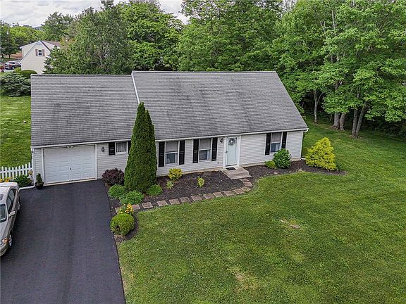3rd image of 6671 Walnut Ln