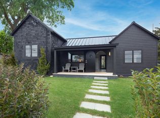 5 Tepee St, Hampton Bays, NY 11946