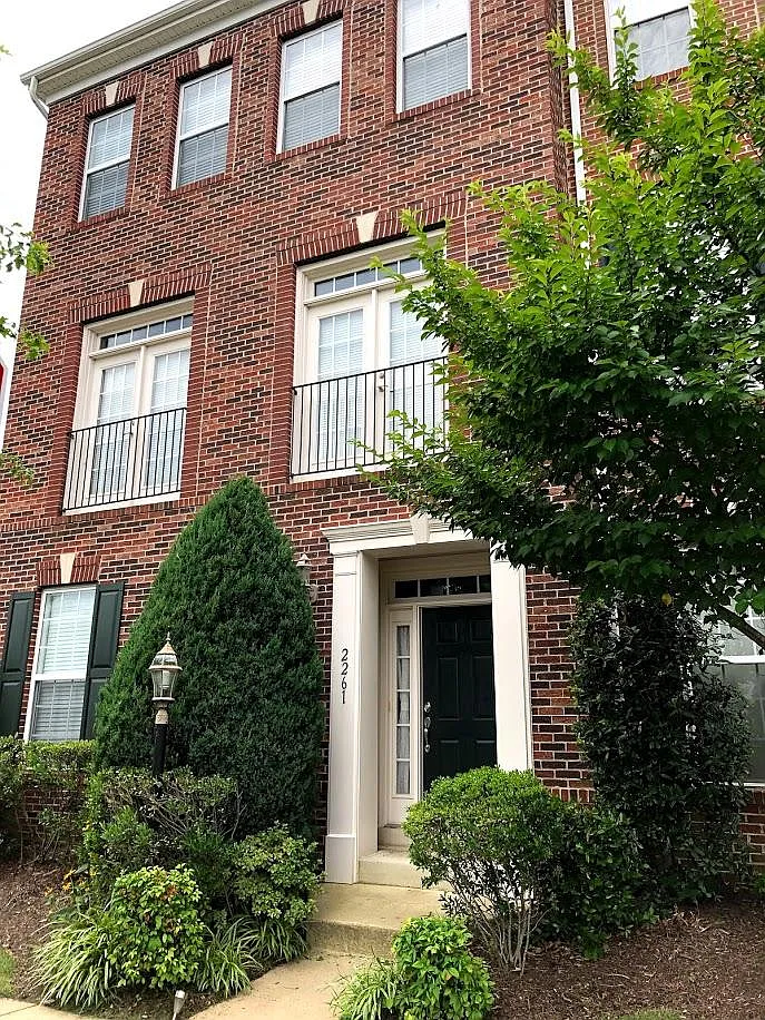 2261 Potomac Club Pkwy — Photo 1