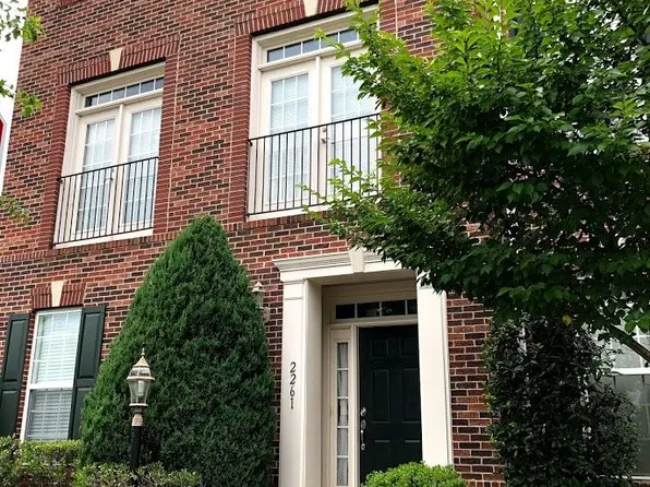 2261 Potomac Club Pkwy, Woodbridge, VA 22191