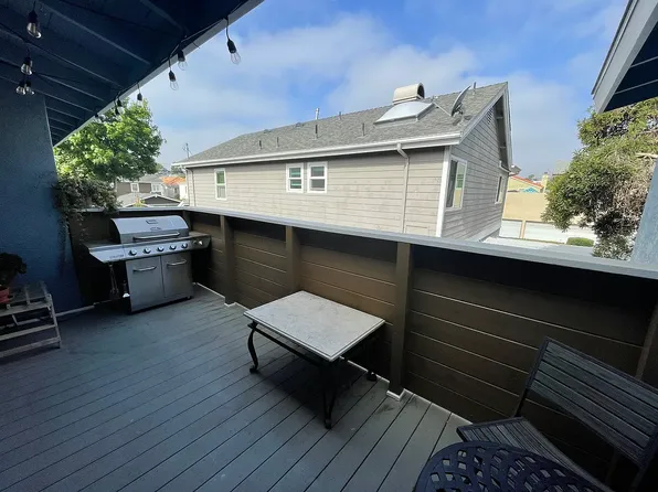 2415 Harriman Ln #D, Redondo Beach, CA 90278