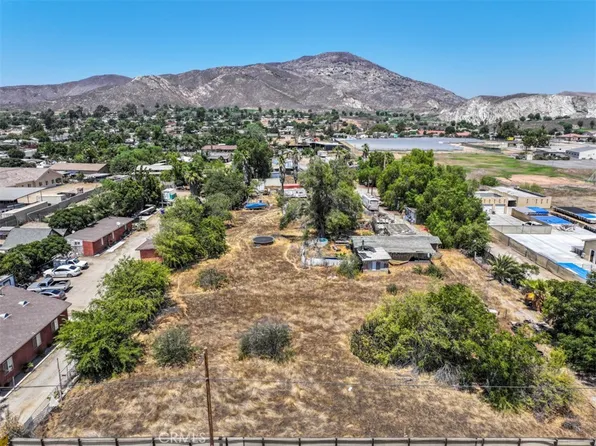 3545 Valley Way, Riverside, CA 92509