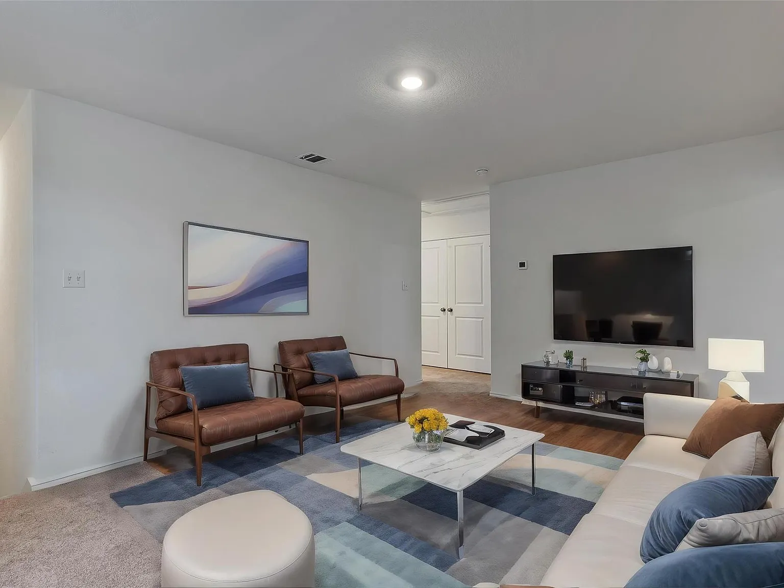 4 bed, 2.5 bath, 1950 sqft, $1,995 — Photo 4