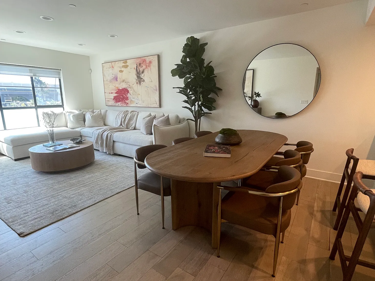3 bed, 1422 sqft, $5,250 — Photo 3