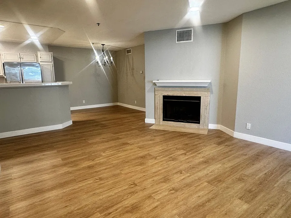 5837 Oak Bend Ln #208