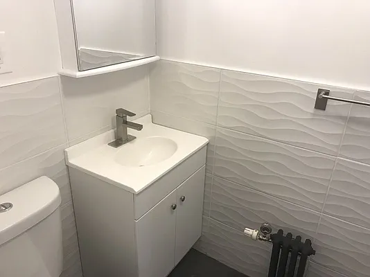 Rented by Tapiro Realty | media 18