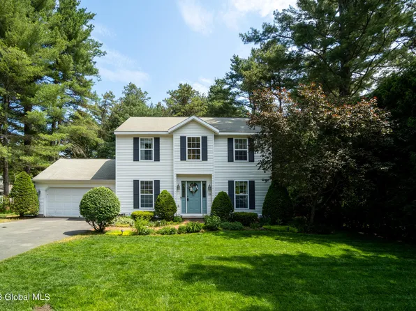 25 Peachtree Lane, Queensbury, NY 12804