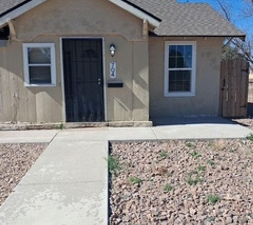 1st image of 704 S Abilene Ave