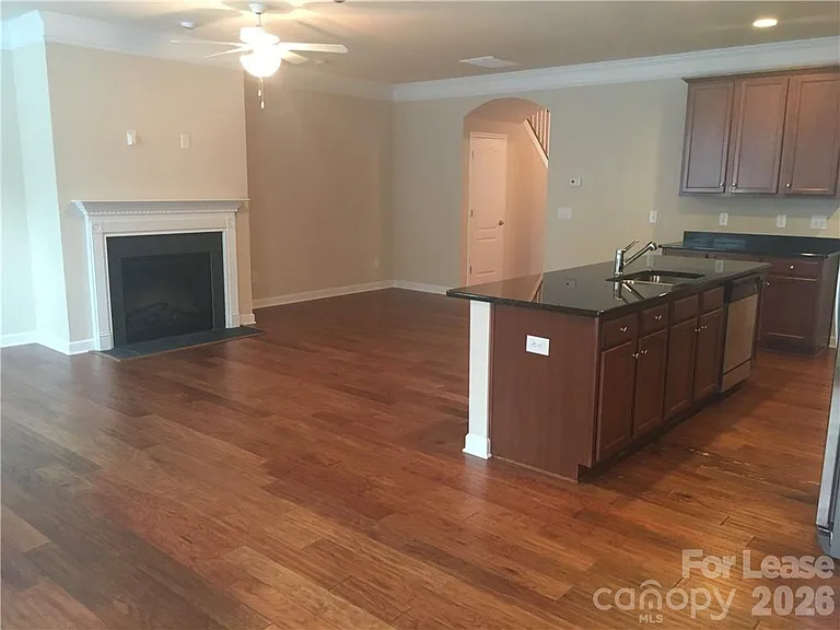 9916 Evergreen Terrace Dr — Photo 6