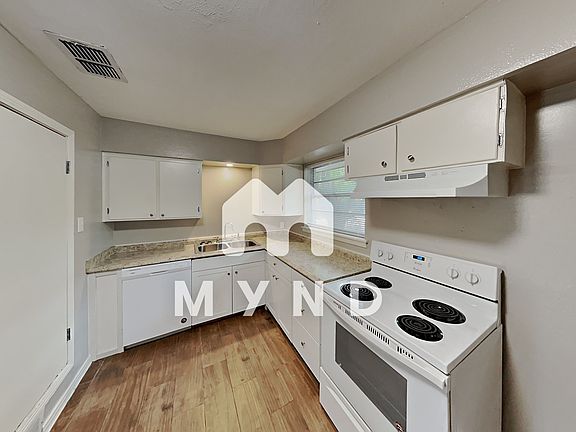 4th image of 607 John Arden Dr