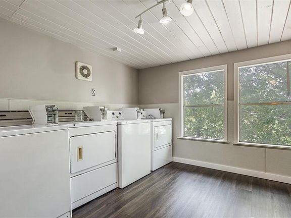 4th image of 2309 Wesley St #2309B