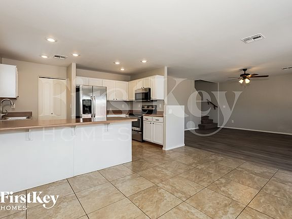 5th image of 284 W Jersey Way