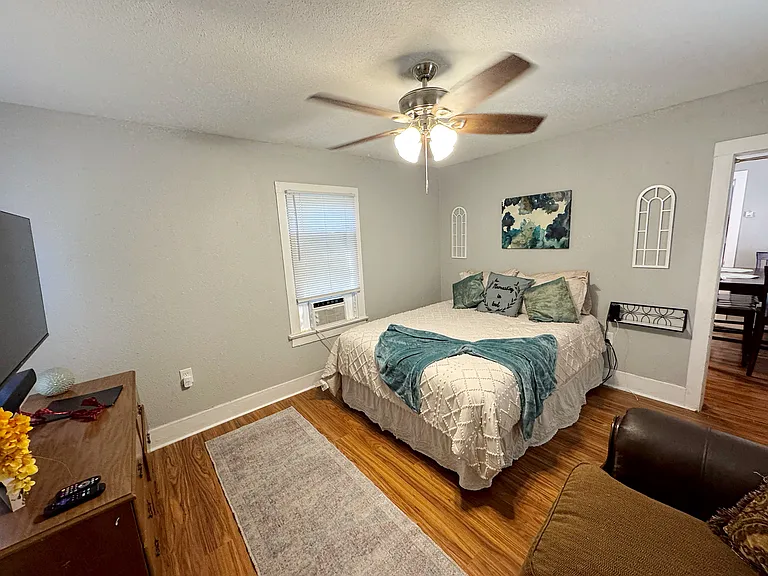 2015 Beaver Ln — Photo 5