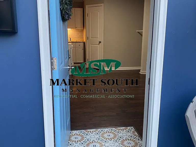 33 E 1013 — Photo 2