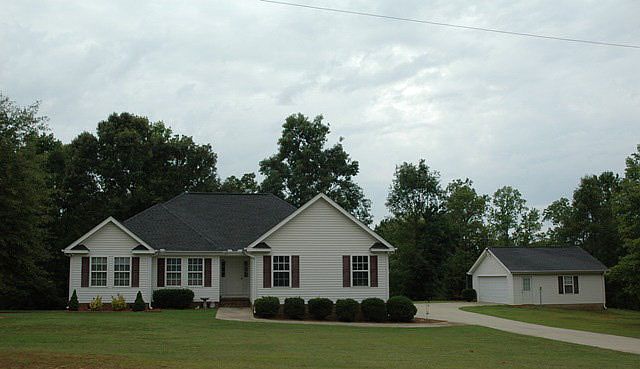 1st image of 105 Tuscany Ln