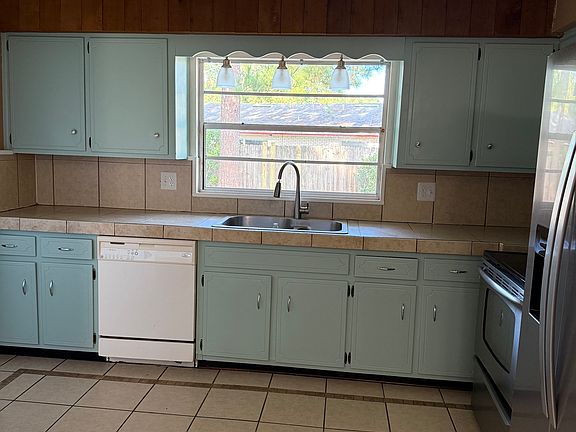 3rd image of 5431 Robert Scott Dr N
