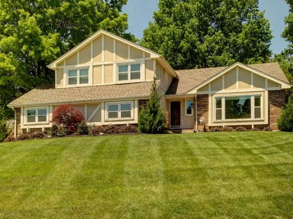 11805 Rosehill Rd, Overland Park, KS 66210