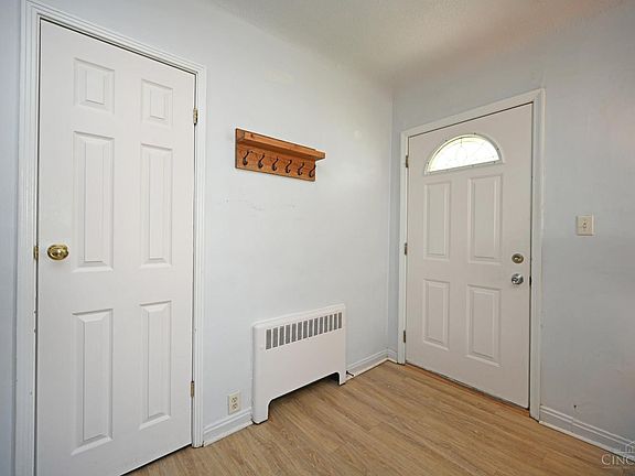 4th image of 7940 Camner Ave