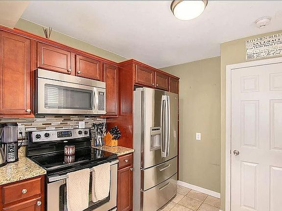 4th image of 816 N Edgeworth Ave