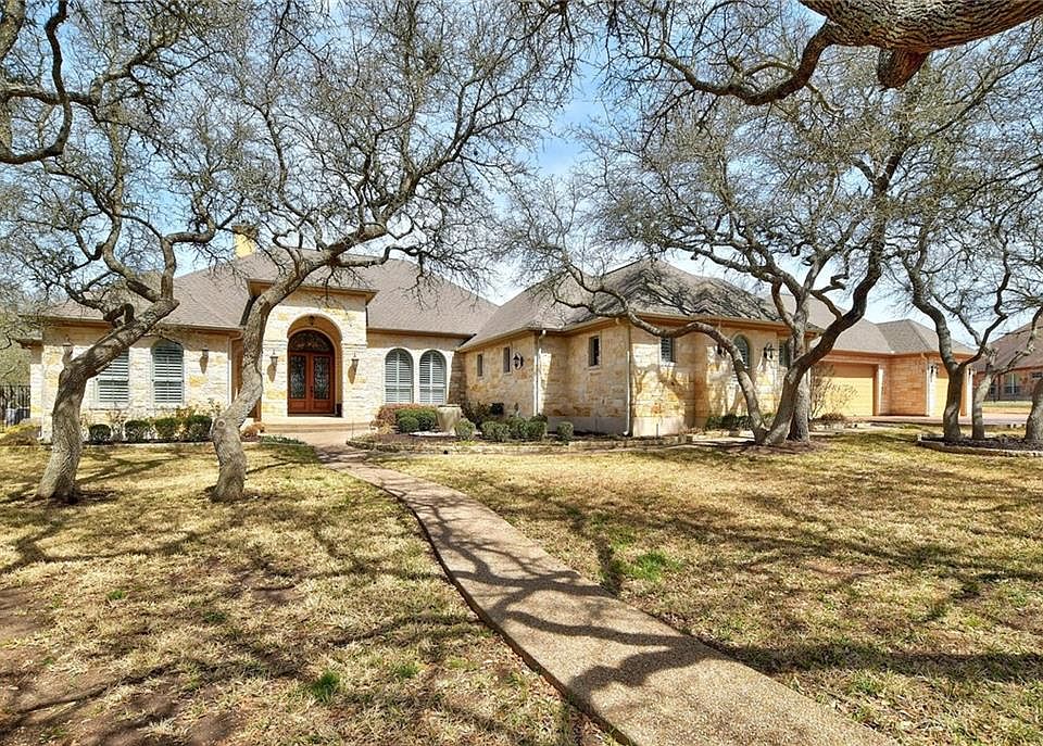 1st image of 570 Woodland Dr