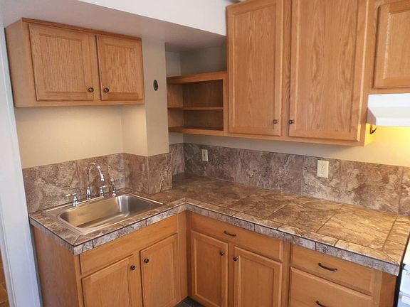 3rd image of 1635 Sherburne Ave APT 1