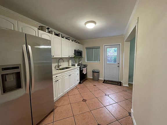 4th image of 320 NW 53rd Street