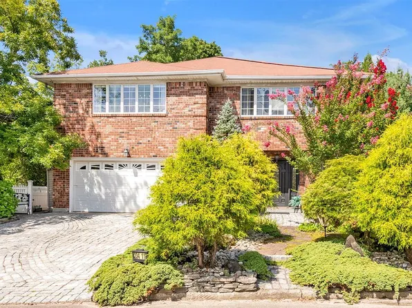 234-11 38th Dr, Flushing, NY 11363