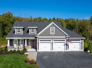 9 Haywick Dr, Stratham, NH 03885