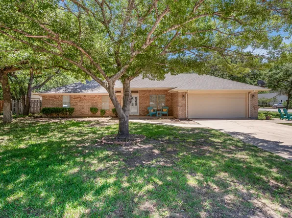 3906 Cimmaron Trl, Granbury, TX 76049