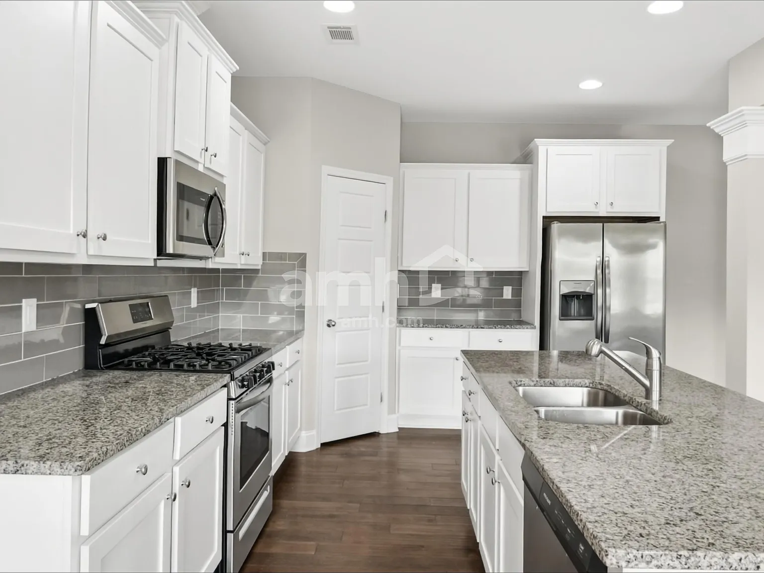 5 bed, 3.0 bath, 2795 sqft, $2,865 — Photo 4