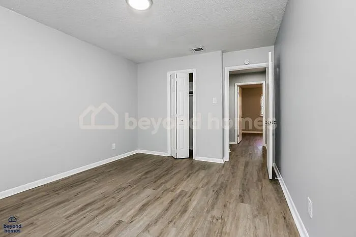 1908 Clapboard Hill Rd — Photo 10
