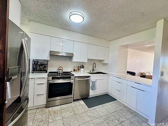 5th image of 500 University Ave APT 537