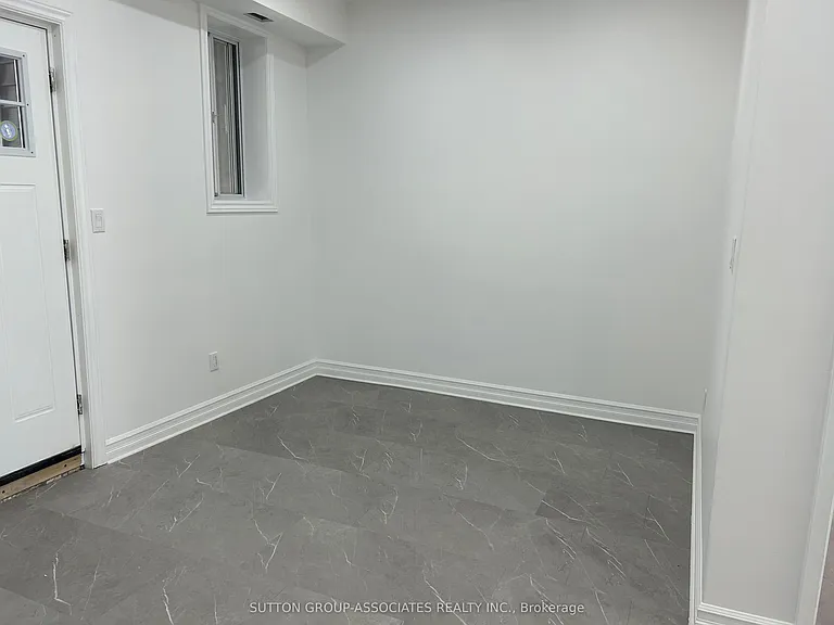792 College St #2 — Photo 4