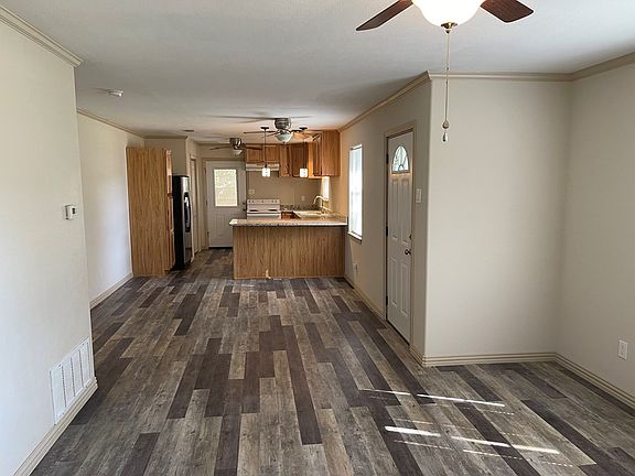 5th image of 102 Yankee Cir