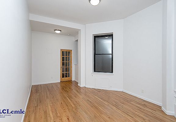 4th image of 216 E 83rd St #1RE
