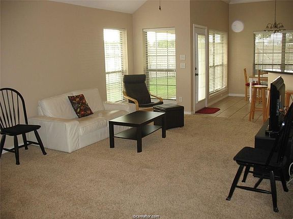 2nd image of 1001 Bougainvillea St