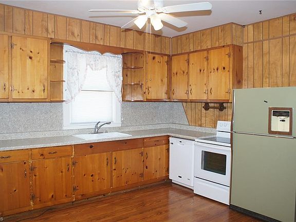 3rd image of 1506 Upland Dr