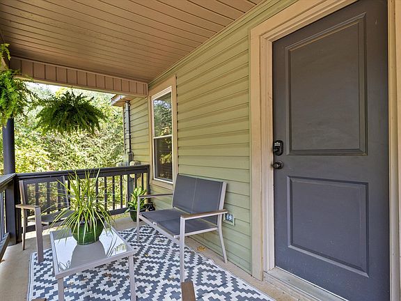 5th image of 4026 Denham Rd