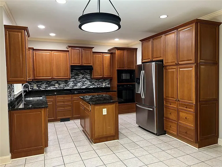 2476 Sewell Mill Rd — Photo 14