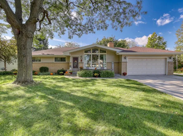 4571 North 108th STREET, Wauwatosa, WI 53225