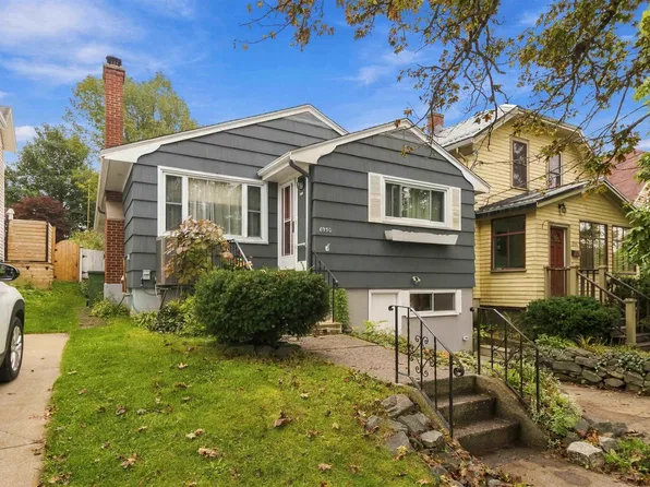 6930 Patricia St, Halifax, NS B3L 1J4