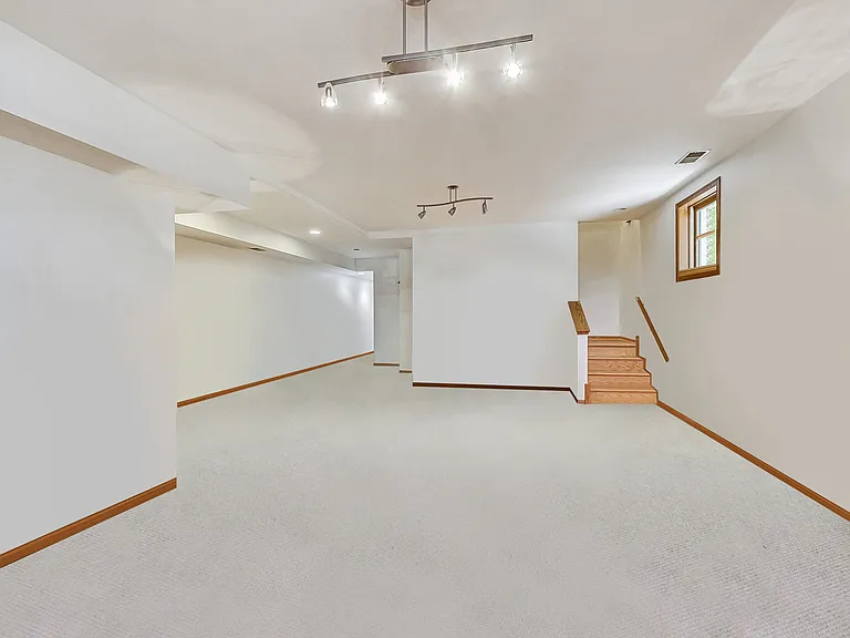 917 W Lakeside Pl #1W — Photo 24