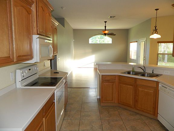 5th image of 7606 Deer Park Ave