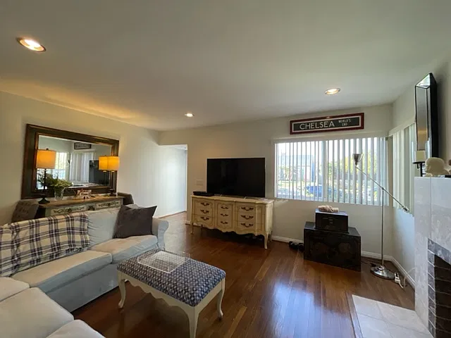 1 bed, 836 sqft, $2,800 — Photo 4